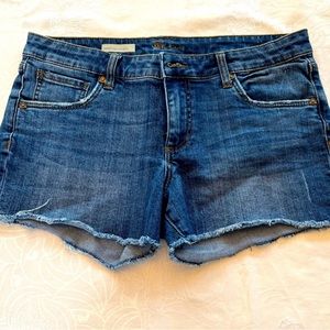 Kut from the Kloth Women’s natural hem denim jean short Size 8 Petite